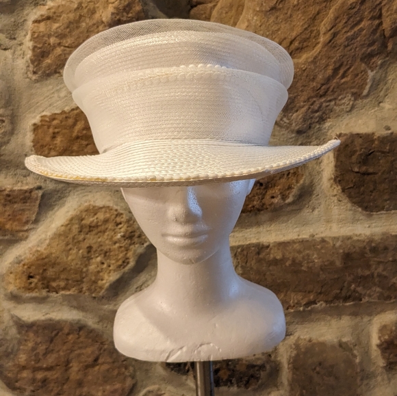 Authentic Vintage Derby Hat with Tulle - Picture 3 of 7